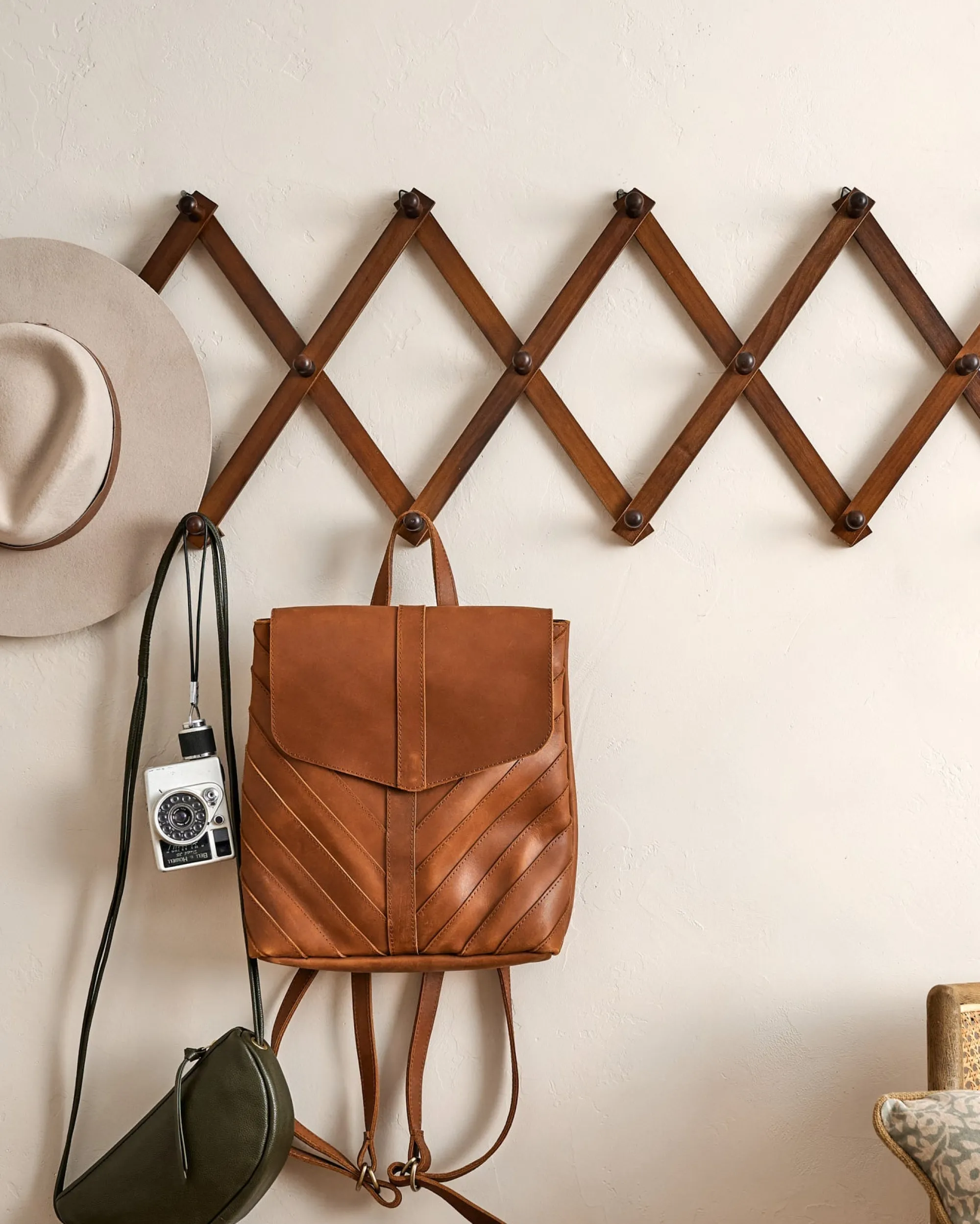 VND0092 Melrose International, LLC Accordion Wooden Wall Hook
