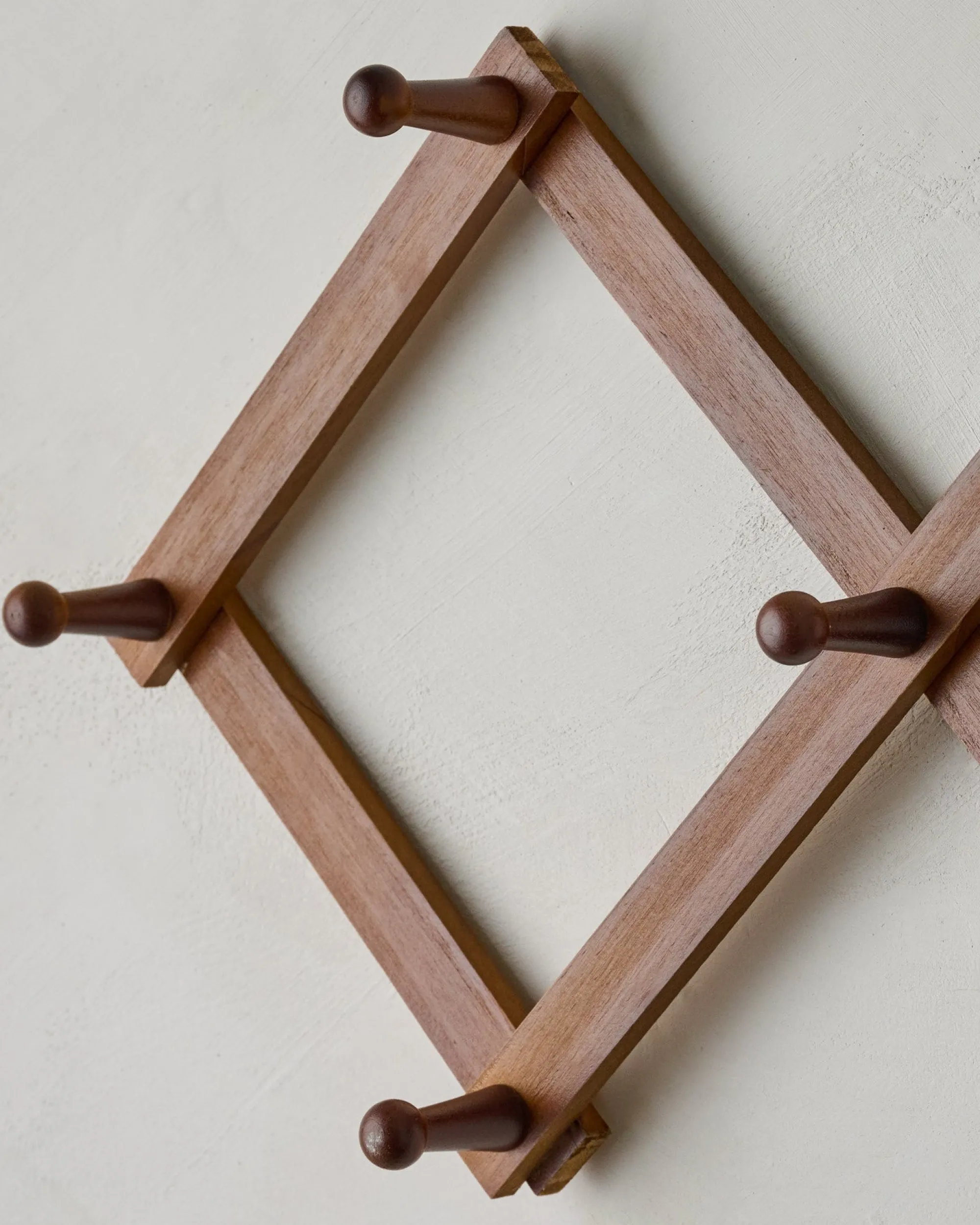 VND0092 Melrose International, LLC Accordion Wooden Wall Hook