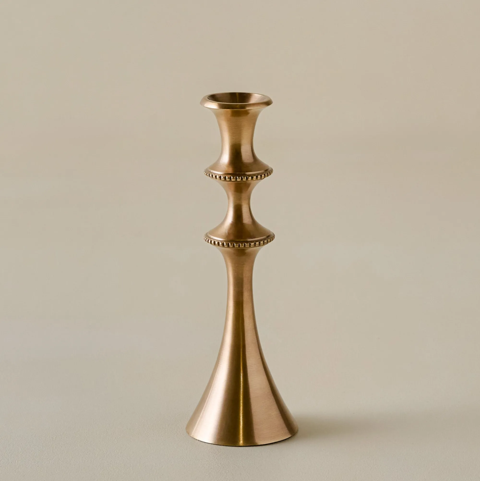 VND8550 FINE ARTS AND CRAFTS Adler Antiqued Brass Etched Taper Holder