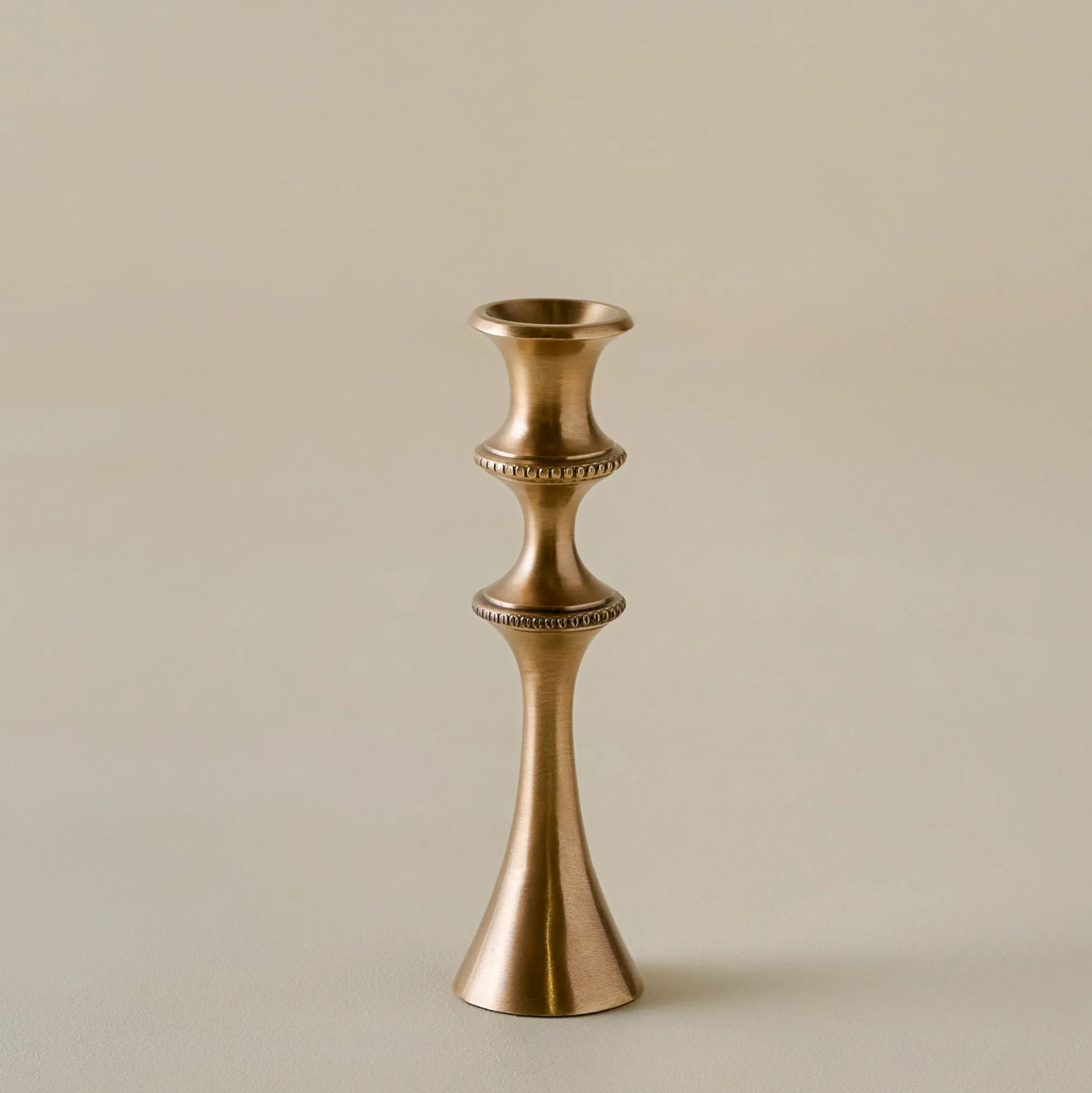 VND8550 FINE ARTS AND CRAFTS Adler Antiqued Brass Etched Taper Holder
