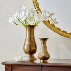 VND7372 ACUBE KRAFT PVT LTD Anna Antiqued Solid Brass Vase