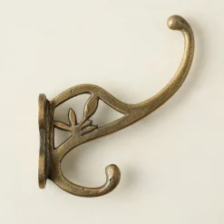 VND7372 ACUBE KRAFT PVT LTD Antique Brass Floral Hook