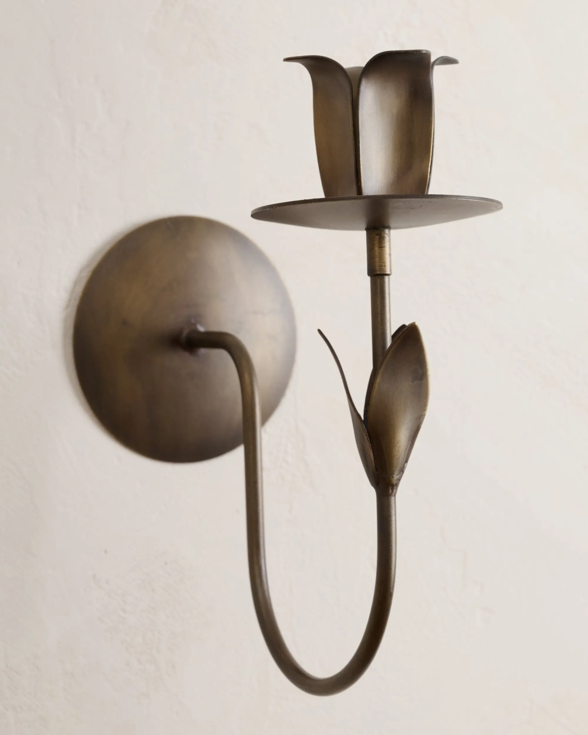 VND6628 Quality Products of India Antique Brass Forged Tulip Wall Sconce