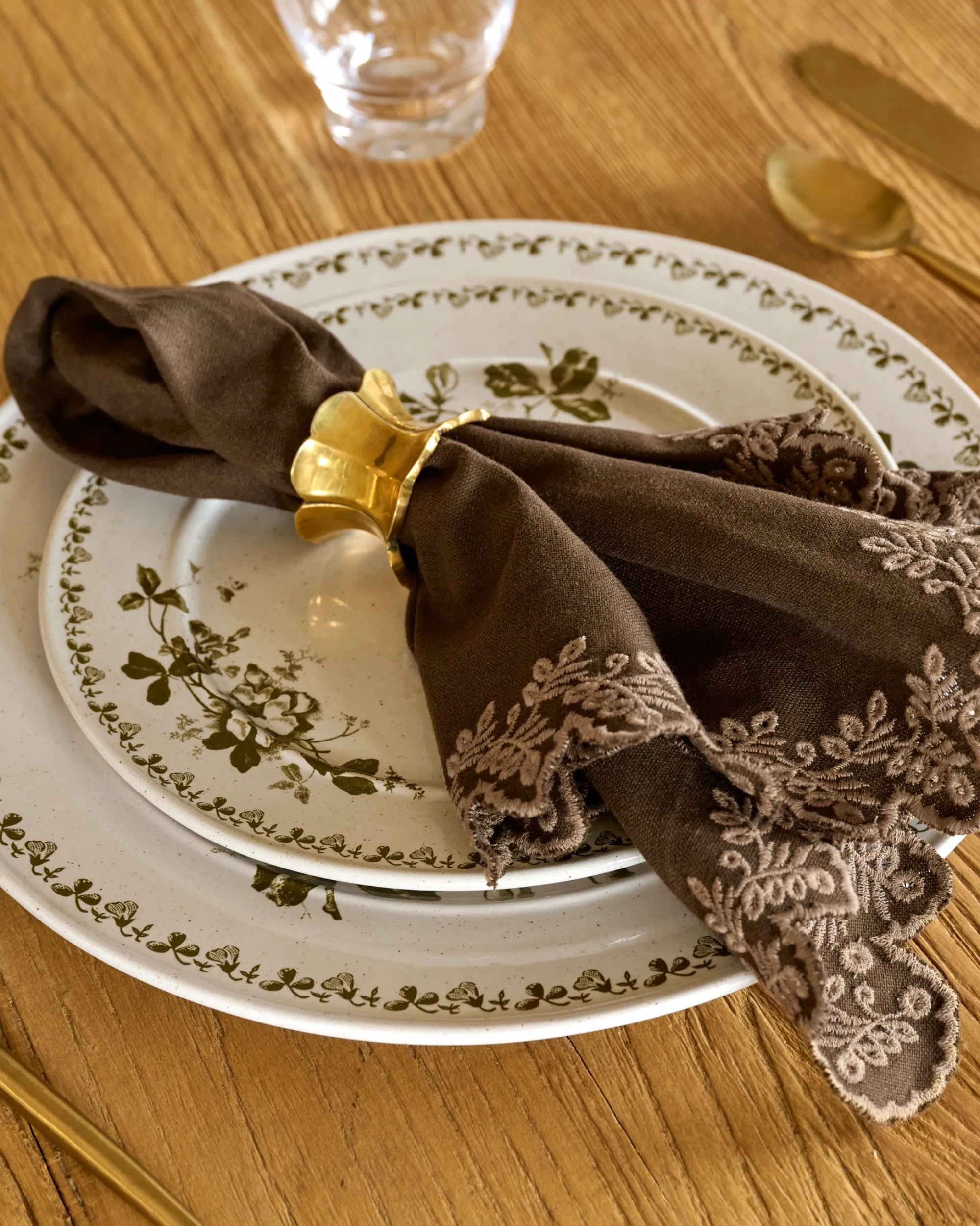 VND7371 True Home Decor Pvt Ltd Antique Brass Ruffle Napkin Ring Set of Four