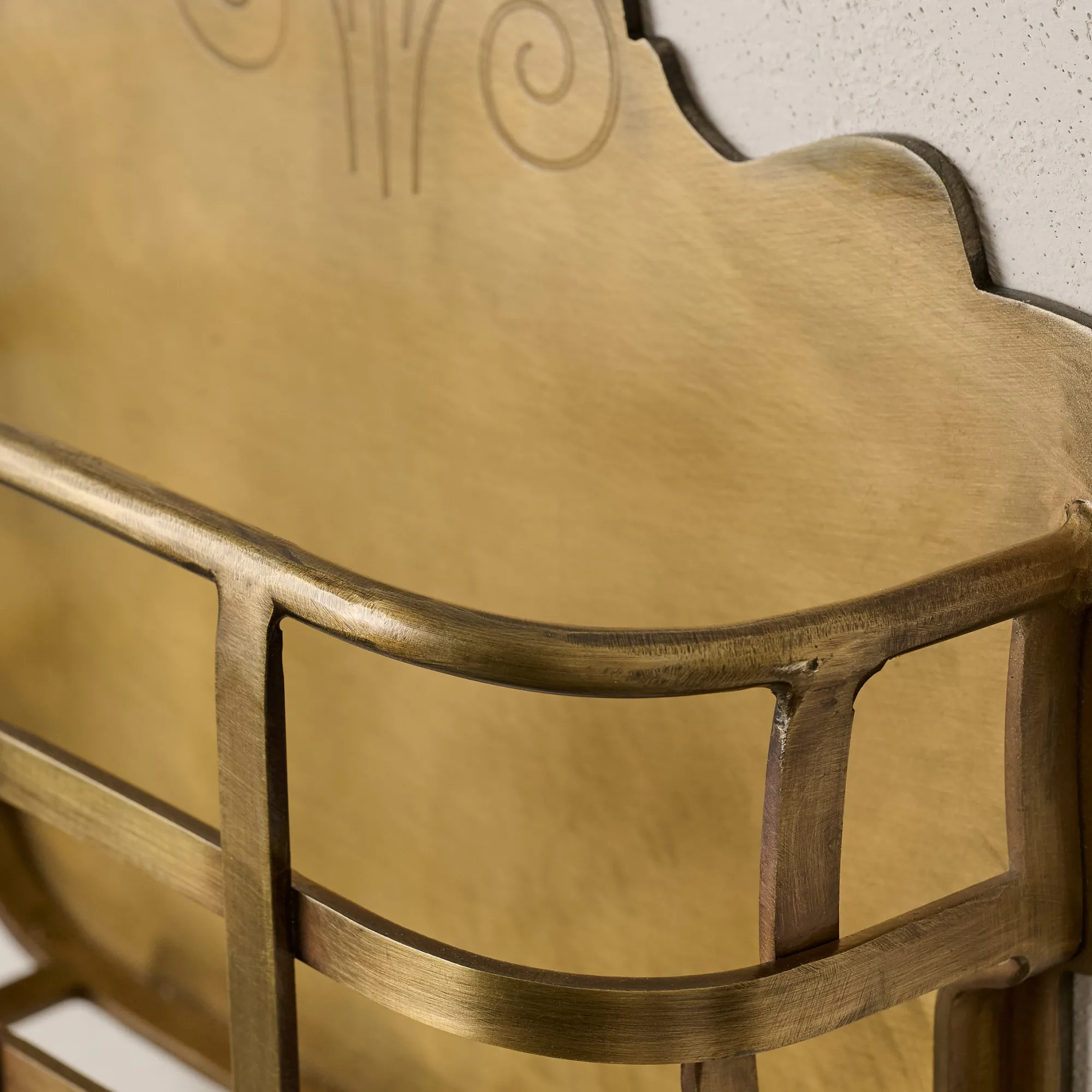 VND8010 Decodesign Interior Antiqued Brass Mail Holder