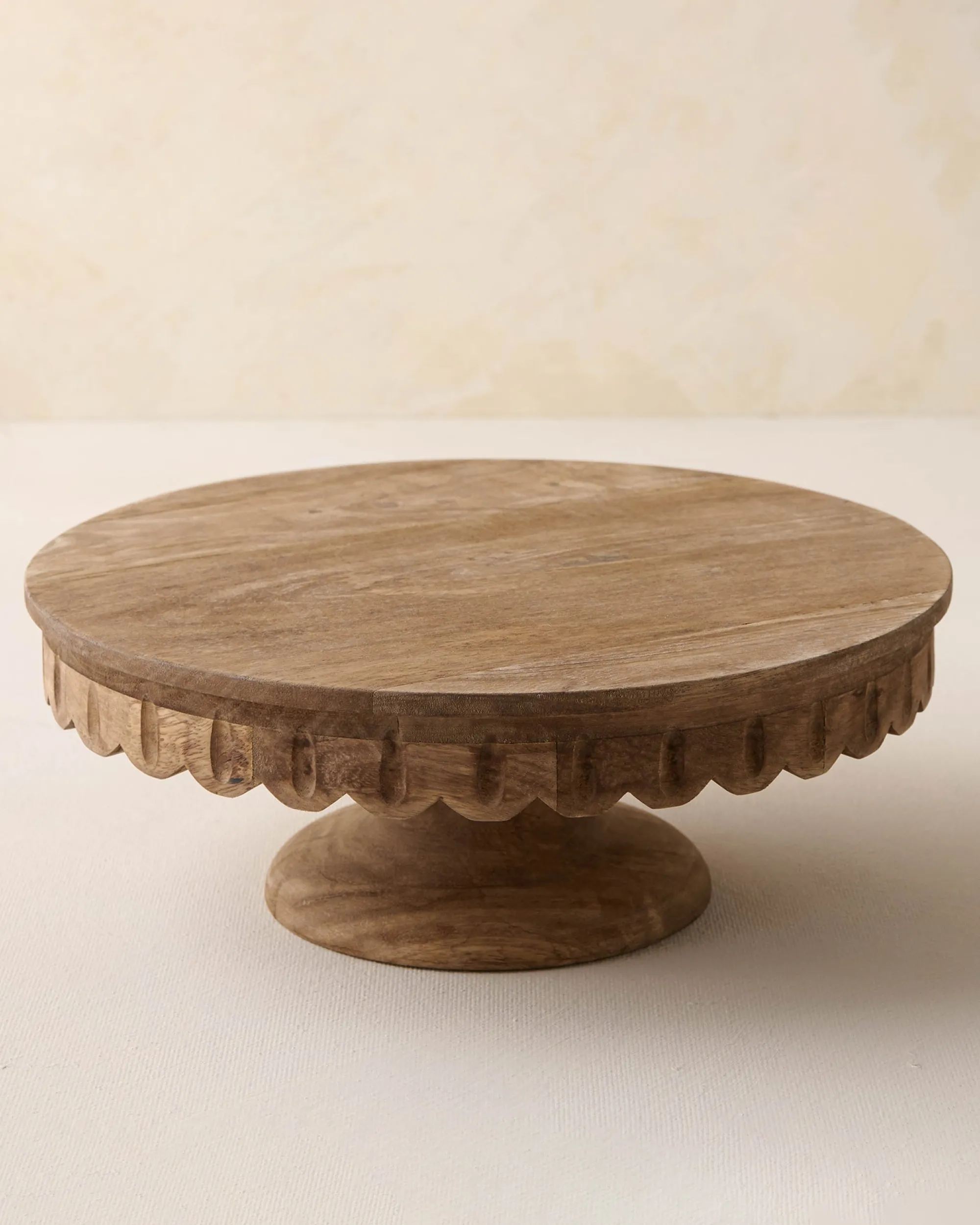 VND6622 ARVIND EXPO-CRAFTS Antiqued Wood Scalloped Cake Stand