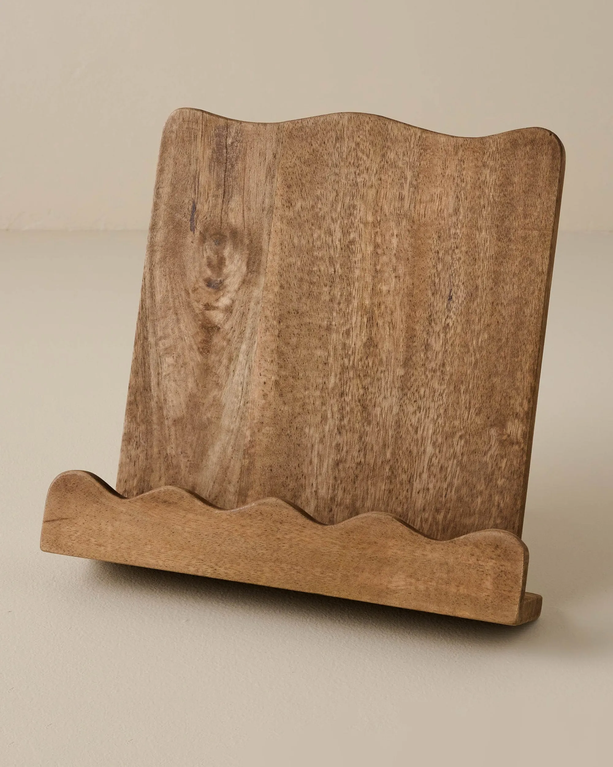 VND6622 ARVIND EXPO-CRAFTS Antiqued Wood Scalloped Cookbook Holder