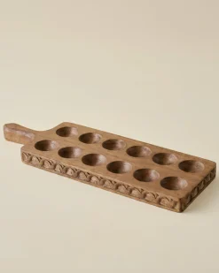 VND8122 R R INDUSTRIES Antiqued Wood Tulip Carved Edge Egg Tray