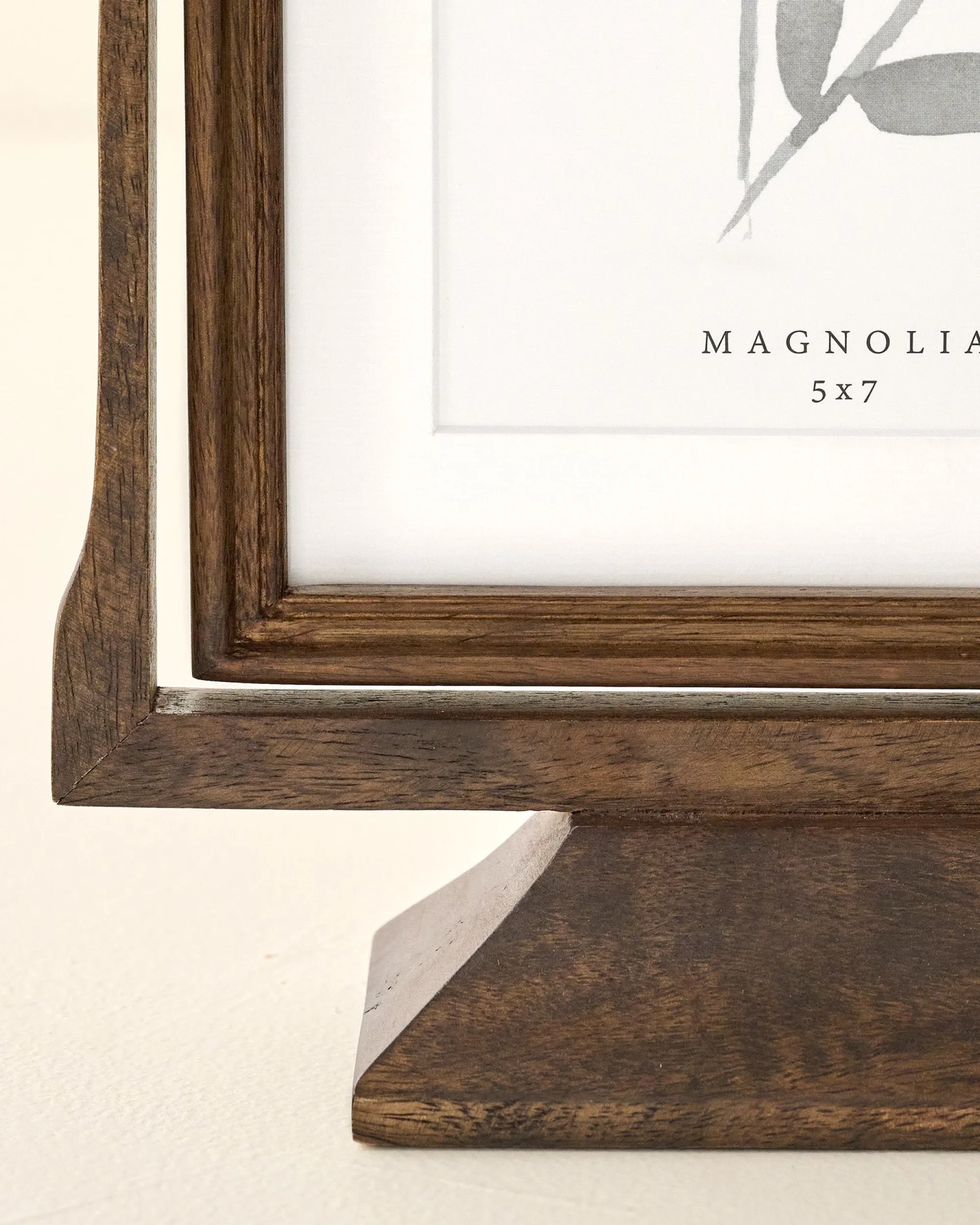 VND8122 R R INDUSTRIES Antique Inspired Swivel Photo Frames