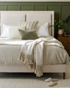 VND7018 Makerspalm, LLC Antique White Essential Tassel Throw