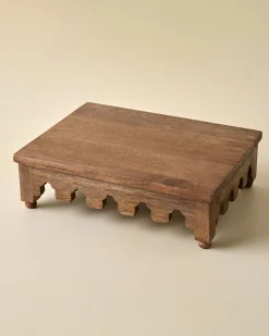 VND8122 R R INDUSTRIES Archie Scalloped Wooden Riser