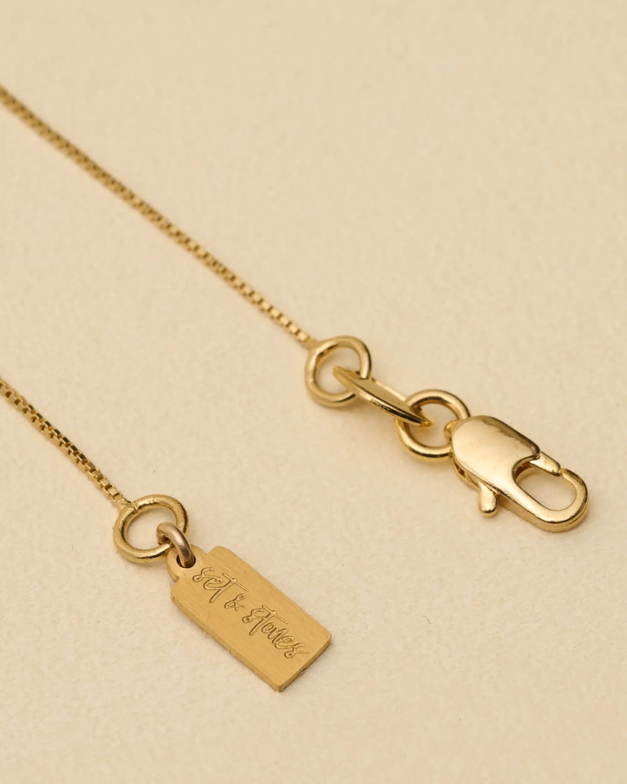 VND8843 SET & STONES LLC Bee Charm Necklace