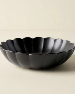VND0092 Melrose International, LLC Black Scalloped Serving Bowl