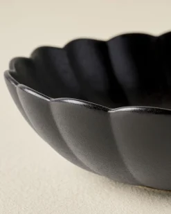 VND0092 Melrose International, LLC Black Scalloped Serving Bowl