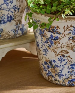 VND0078 K & K Interiors, Inc. Blue and White Distressed Planter