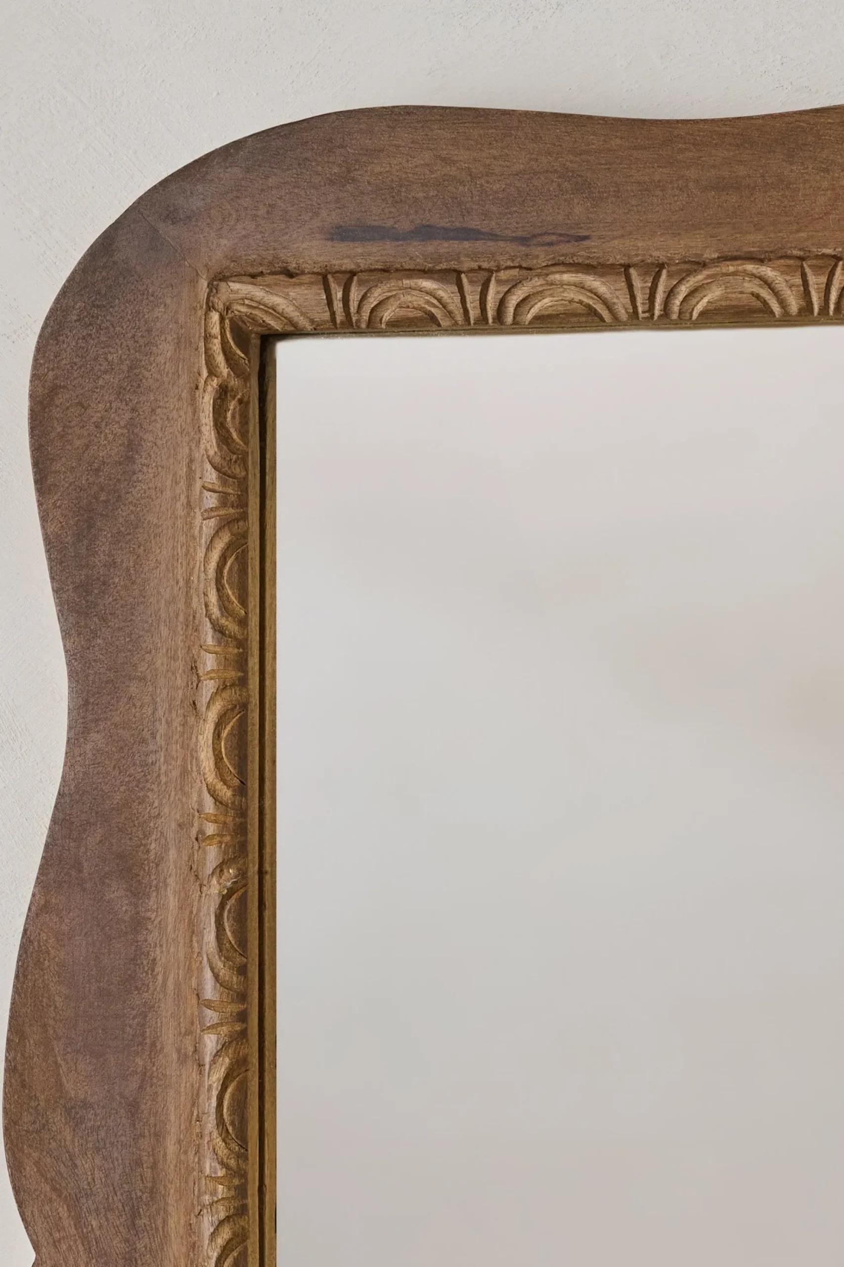 VND8122 R R INDUSTRIES Caroline Carved Wood Mirror