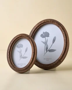 VND8122 R R INDUSTRIES Caroline Carved Wood Oval Photo Frame