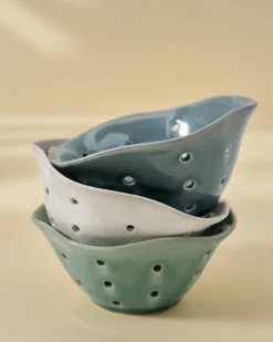VND7018 Makerspalm, LLC Ceramic Berry Bowl