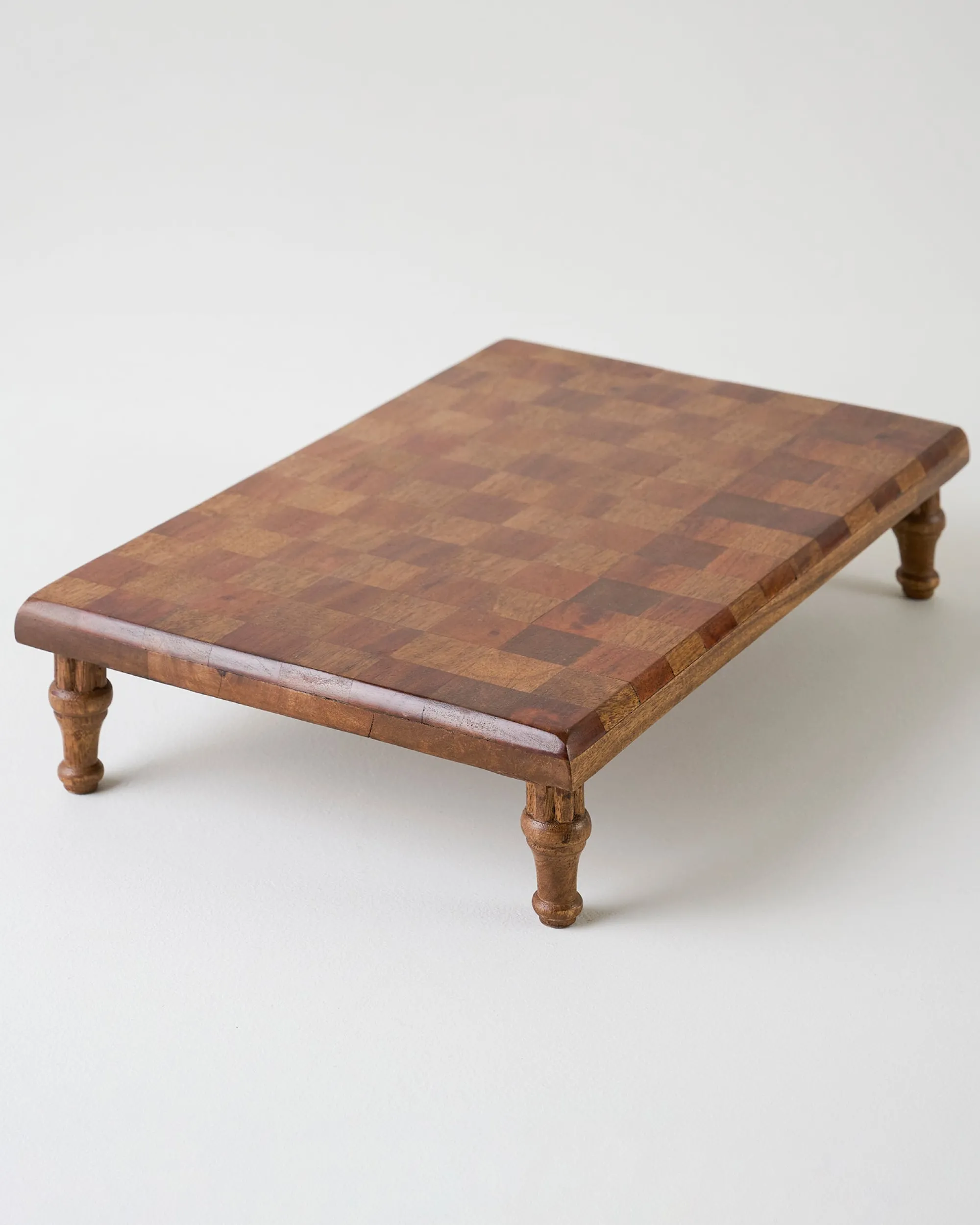 VND8933 B R Overseas Checkered Wood Riser