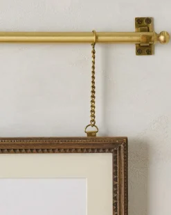 VND8122 R R INDUSTRIES Colleen Wood and Brass Rail Picture Frame
