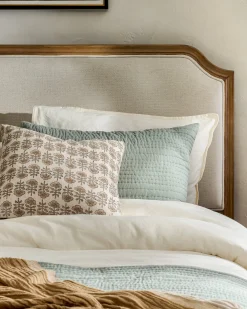 VND6475 StyleCraft Home Collection Corinne Upholstered Bed