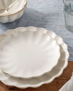 VND0092 Melrose International, LLC Cream Scalloped Plate