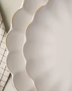 VND0092 Melrose International, LLC Cream Scalloped Plate