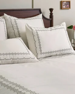 VND8328 FA HOME AND APPAREL PVT LTD Daphne Green Cross-Stitch Duvet Cover