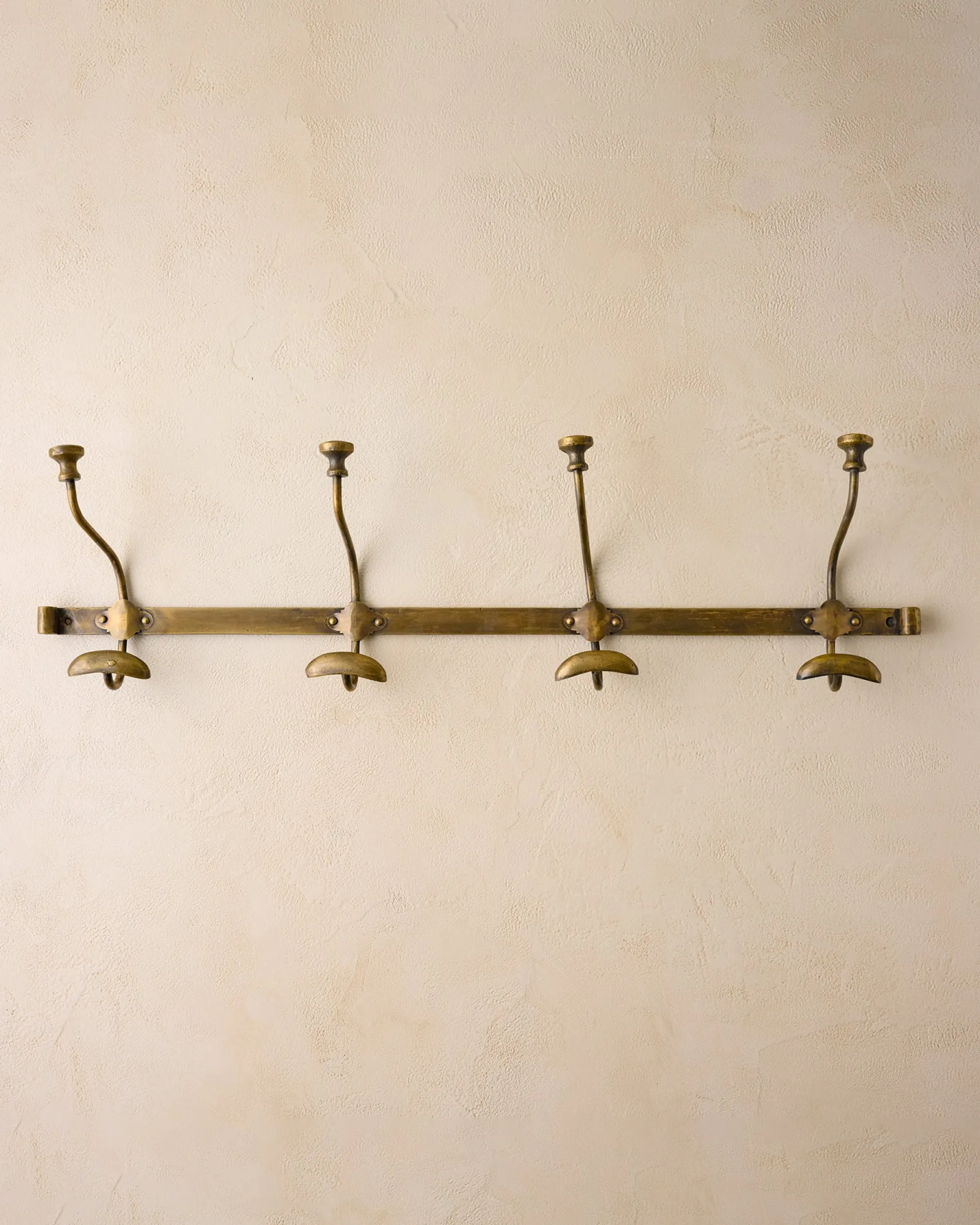VND6628 Quality Products of India Duke Antique Brass Metal Wall Hooks