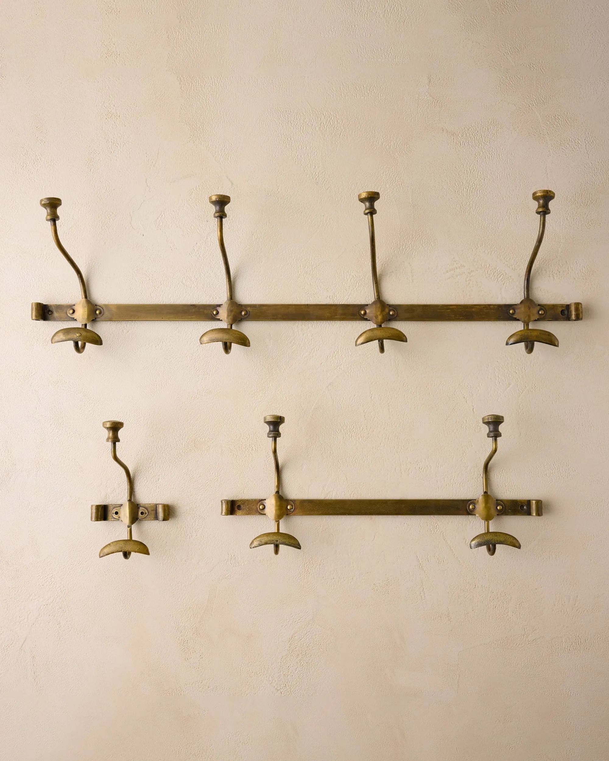 VND6628 Quality Products of India Duke Antique Brass Metal Wall Hooks