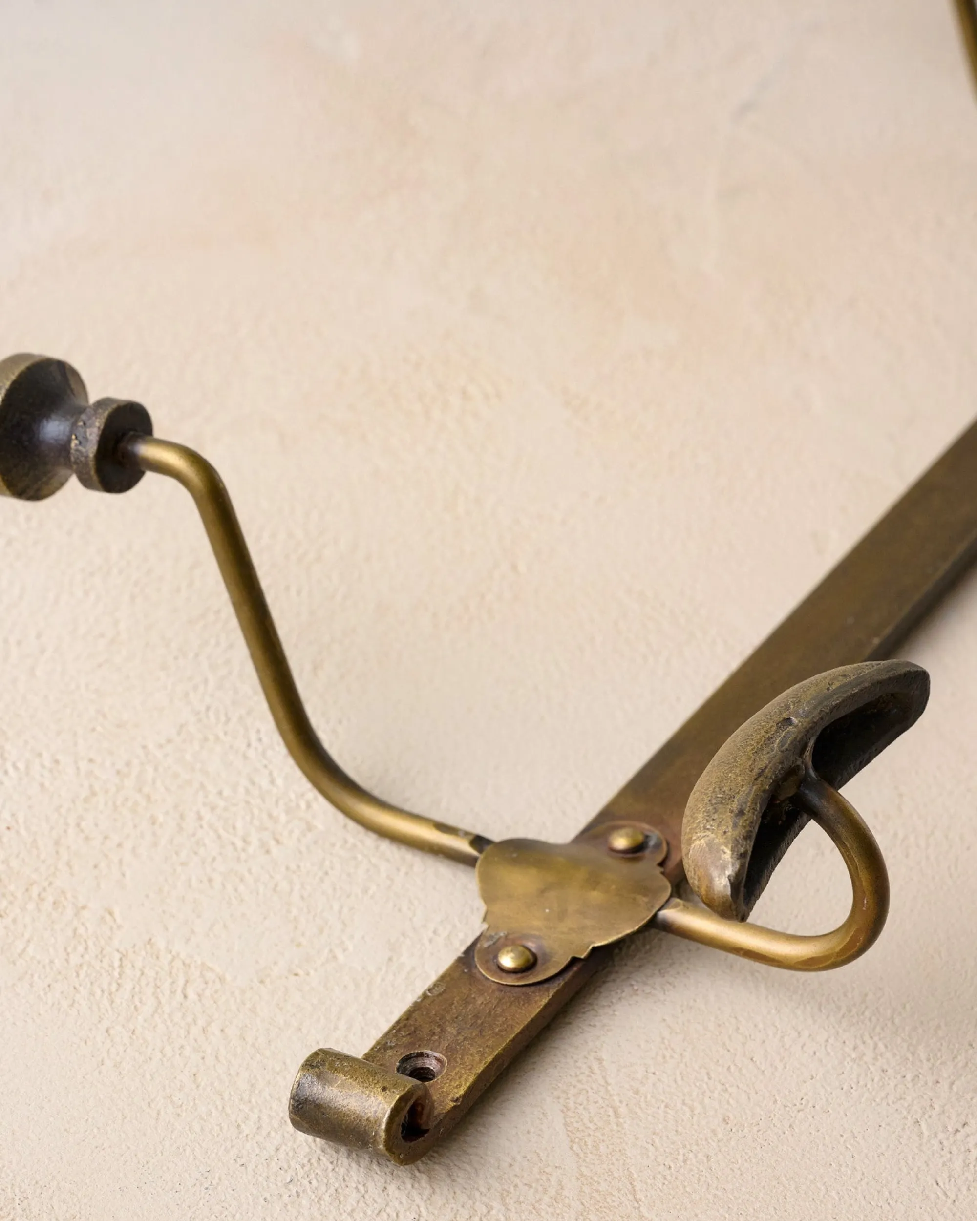VND6628 Quality Products of India Duke Antique Brass Metal Wall Hooks
