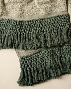 VND7018 Makerspalm, LLC Dusty Green Essential Tassel Throw