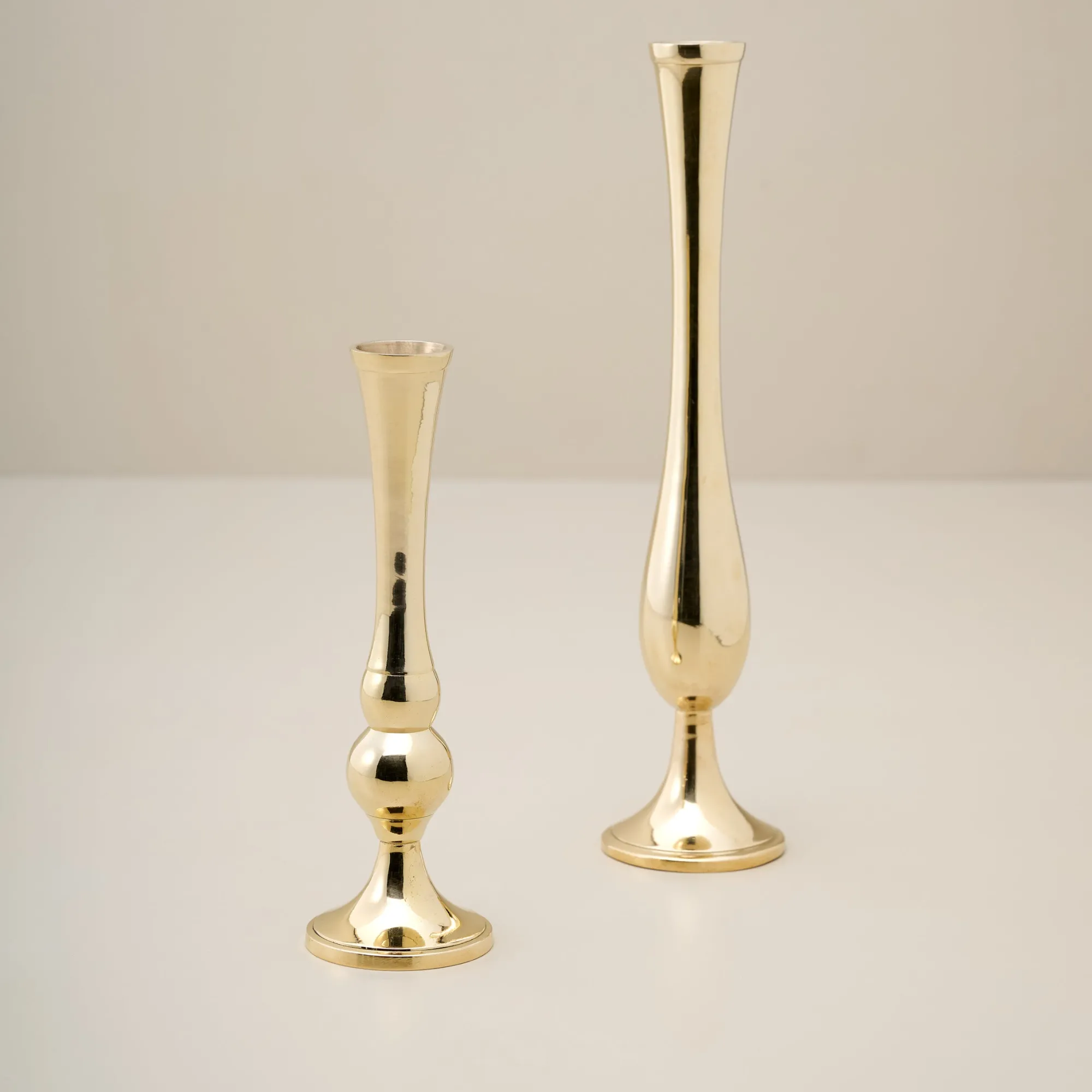 VND8550 FINE ARTS AND CRAFTS Embry Solid Brass Bud Vase