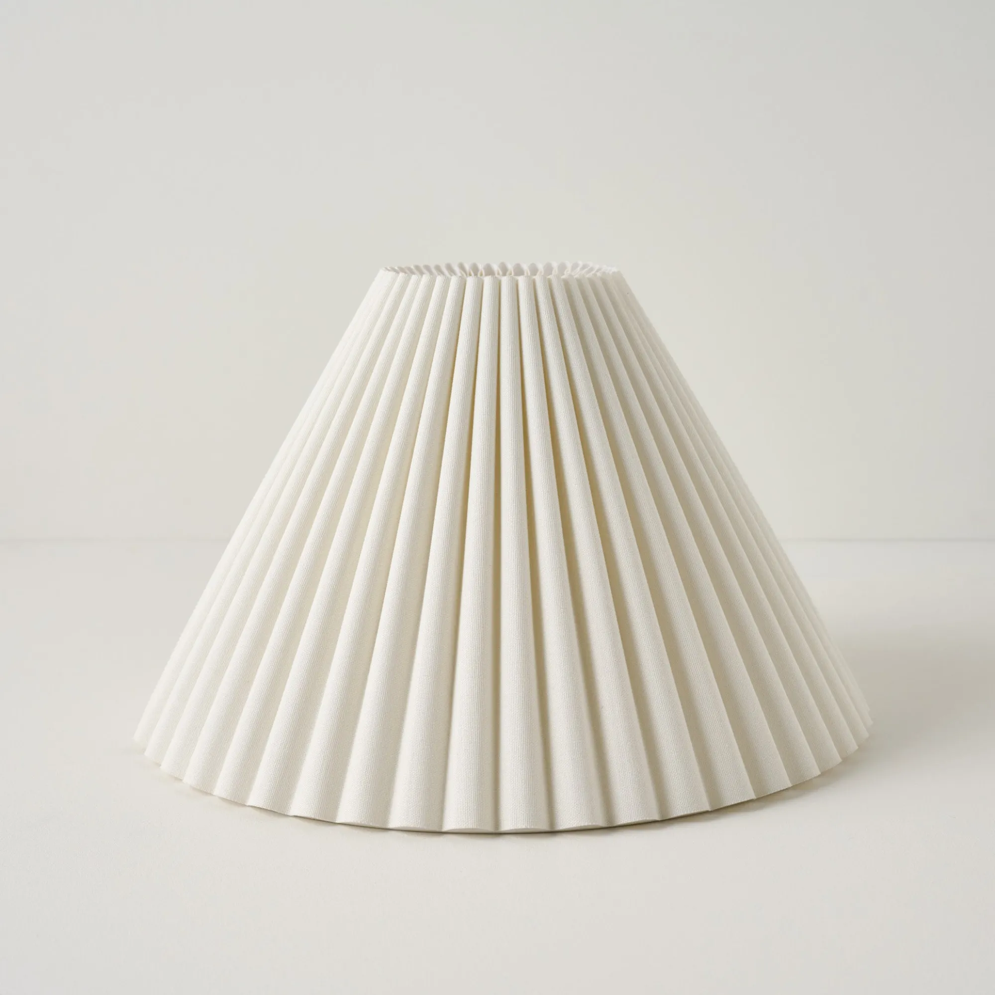VND6475 StyleCraft Home Collection Empire Scallop Shade