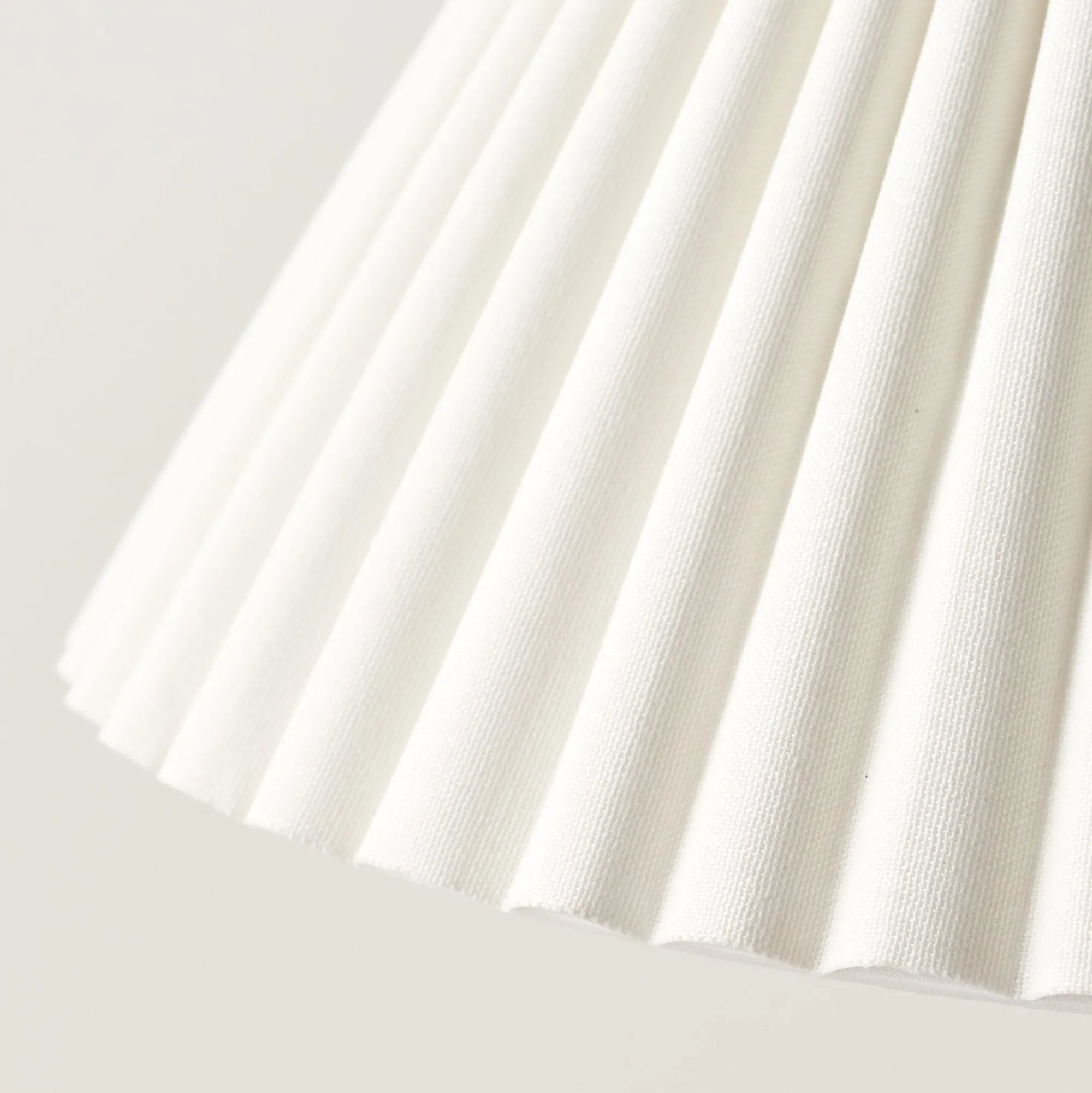 VND6475 StyleCraft Home Collection Empire Scallop Shade