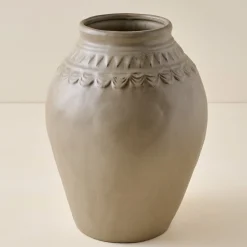 VND6562 Chaozhou Highland Crafts Company Ltd Evelyn Rustic Motif Vase