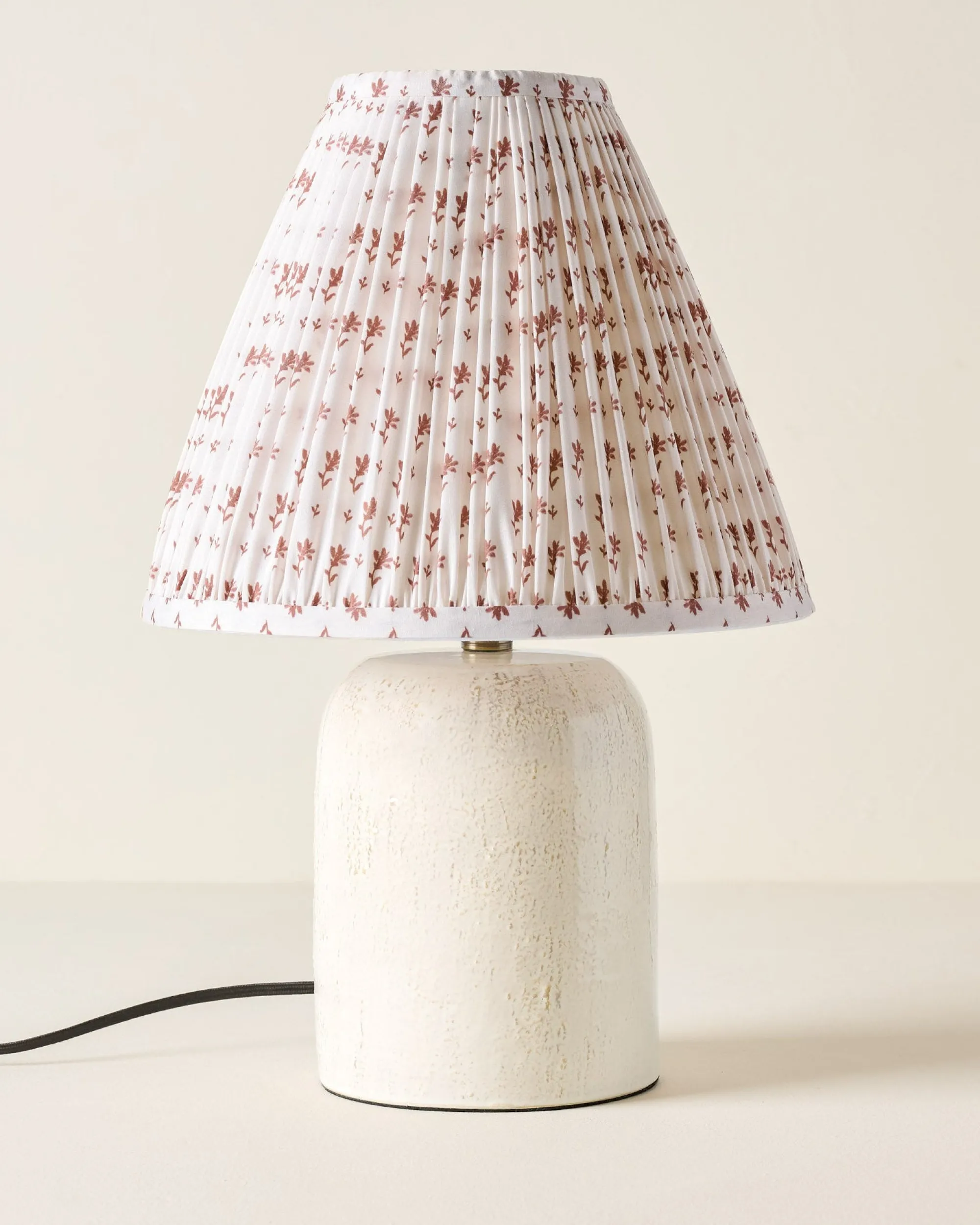 VND6475 StyleCraft Home Collection Farrah Table Lamp - Textured Cream