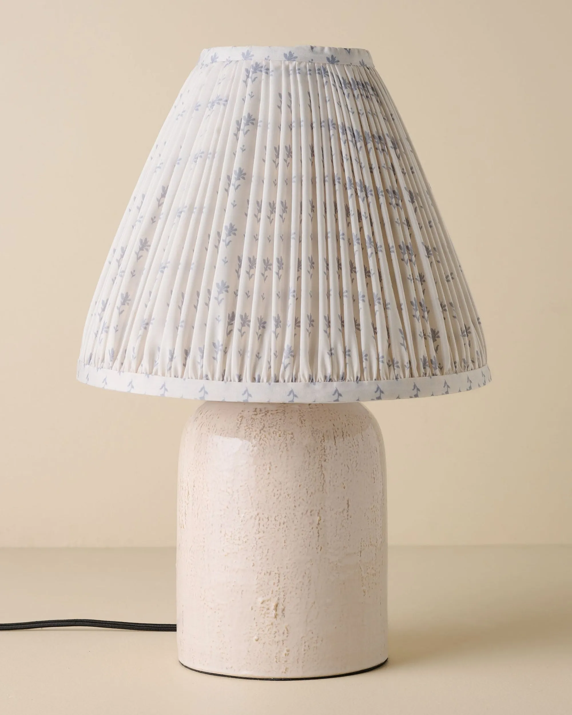 VND6475 StyleCraft Home Collection Farrah Table Lamp - Textured Cream