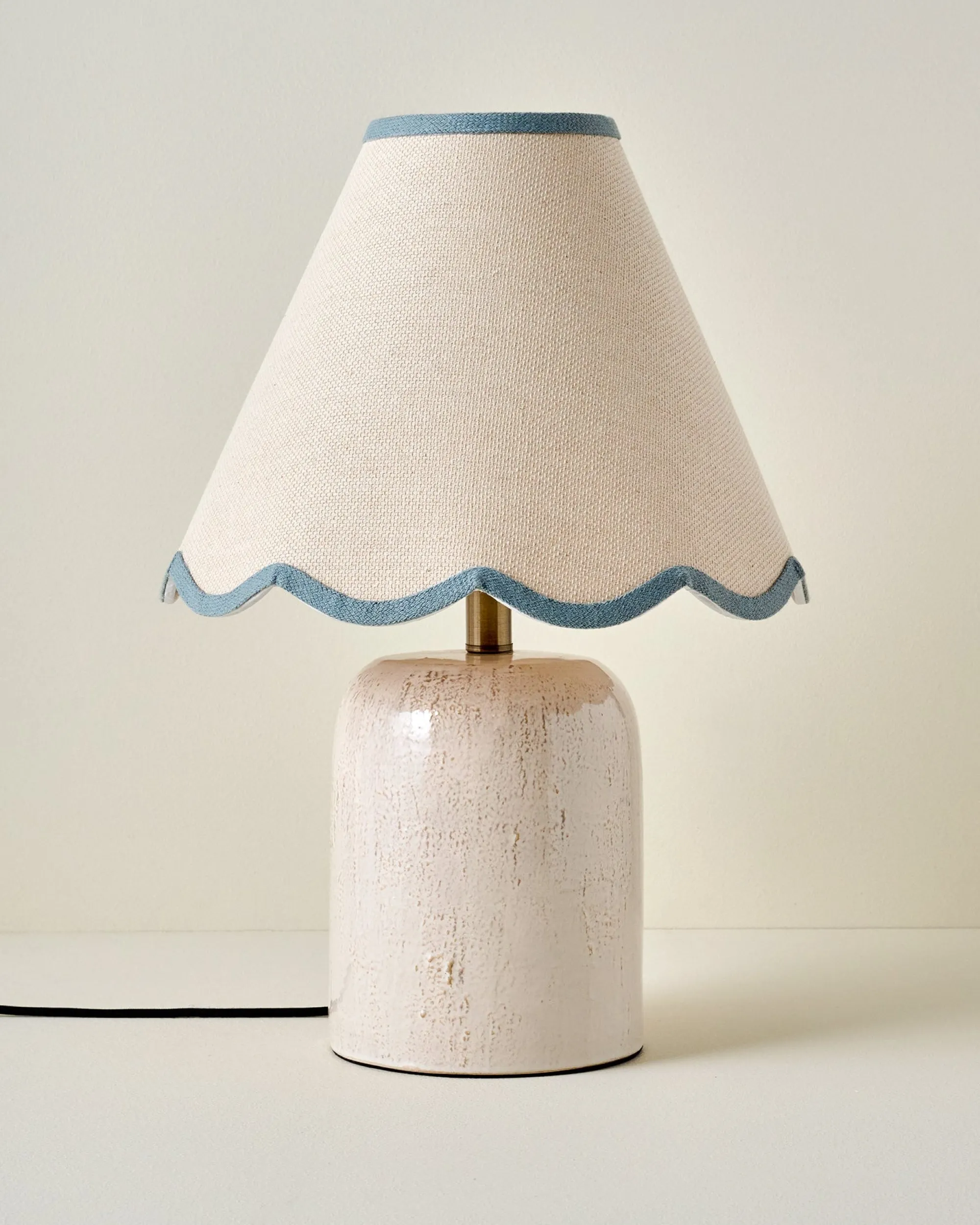 VND6475 StyleCraft Home Collection Farrah Table Lamp - Textured Cream