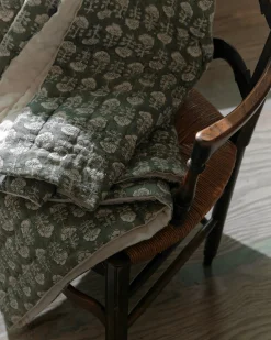 VND7018 Makerspalm, LLC Flora Block Print Quilt - Dusty Green