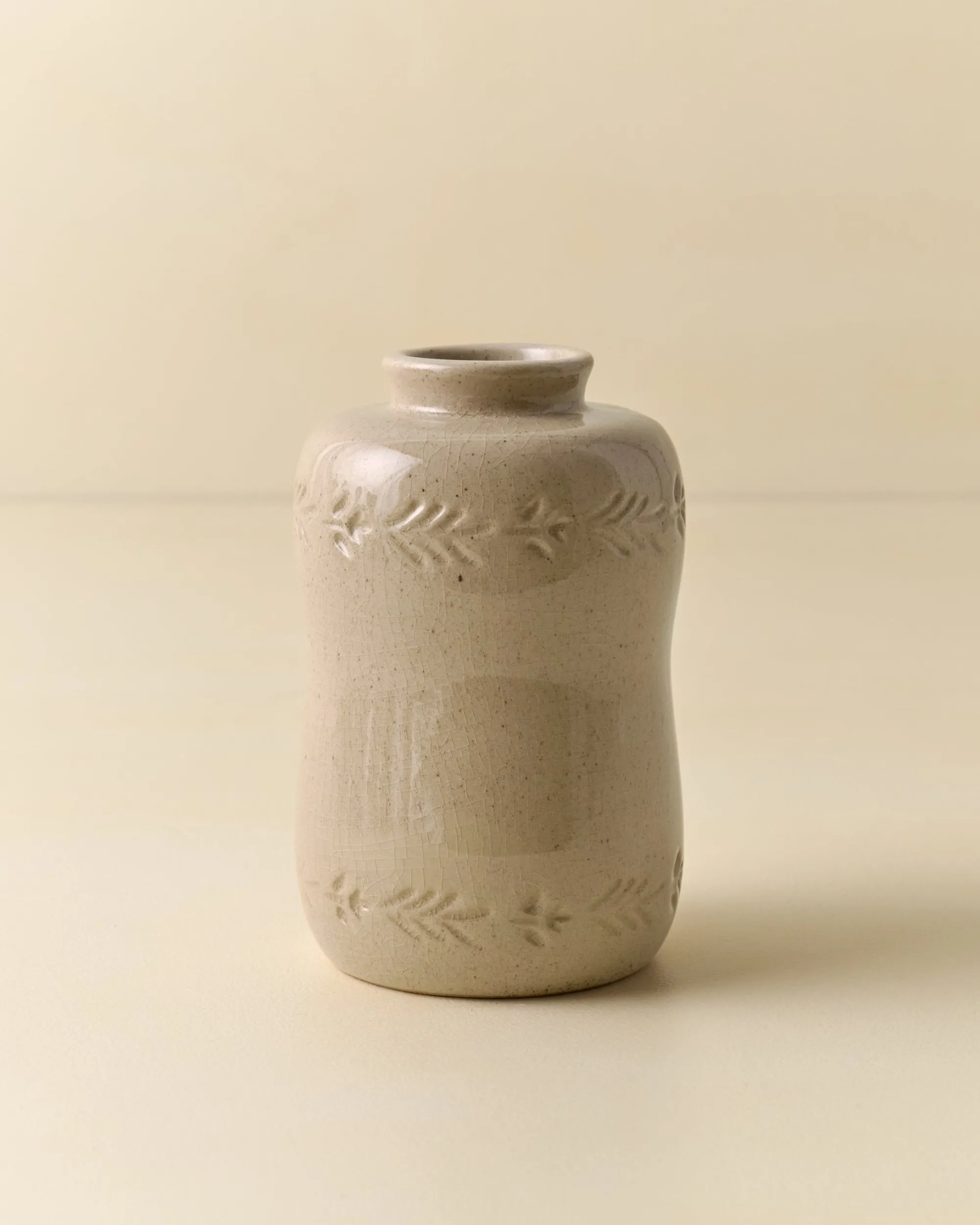 VND7018 Makerspalm, LLC Floral Glazed Debossed Bud Vase