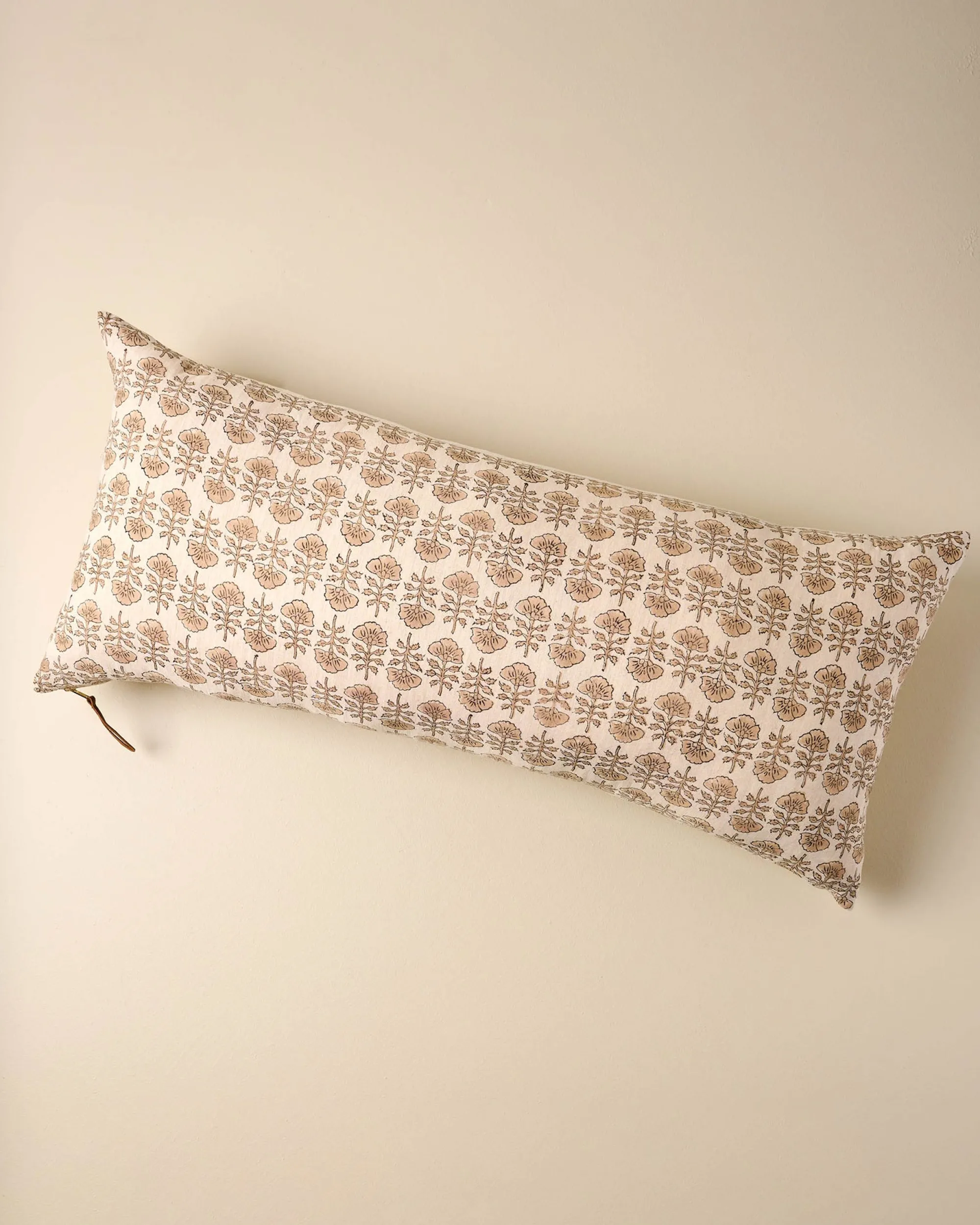 VND7018 Makerspalm, LLC Flora Natural Large Lumbar Pillow