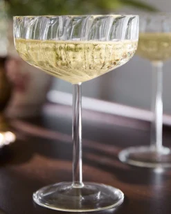 VND8124 Transparent Overseas Fluted Coupe Glass