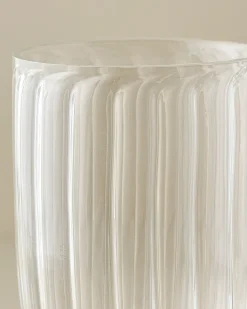 VND8124 Transparent Overseas Fluted Wine Glass