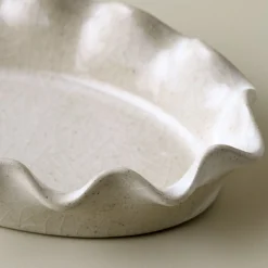 VND7018 Makerspalm, LLC Frankie Ruffled Ceramic Tray
