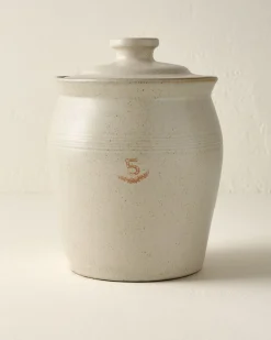 VND6562 Chaozhou Highland Crafts Company Ltd French Grey Embossed Stripe Canister