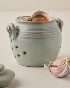 VND6562 Chaozhou Highland Crafts Company Ltd French Grey Garlic Keeper