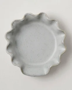 VND6562 Chaozhou Highland Crafts Company Ltd French Grey Ruffle Spoon Rest