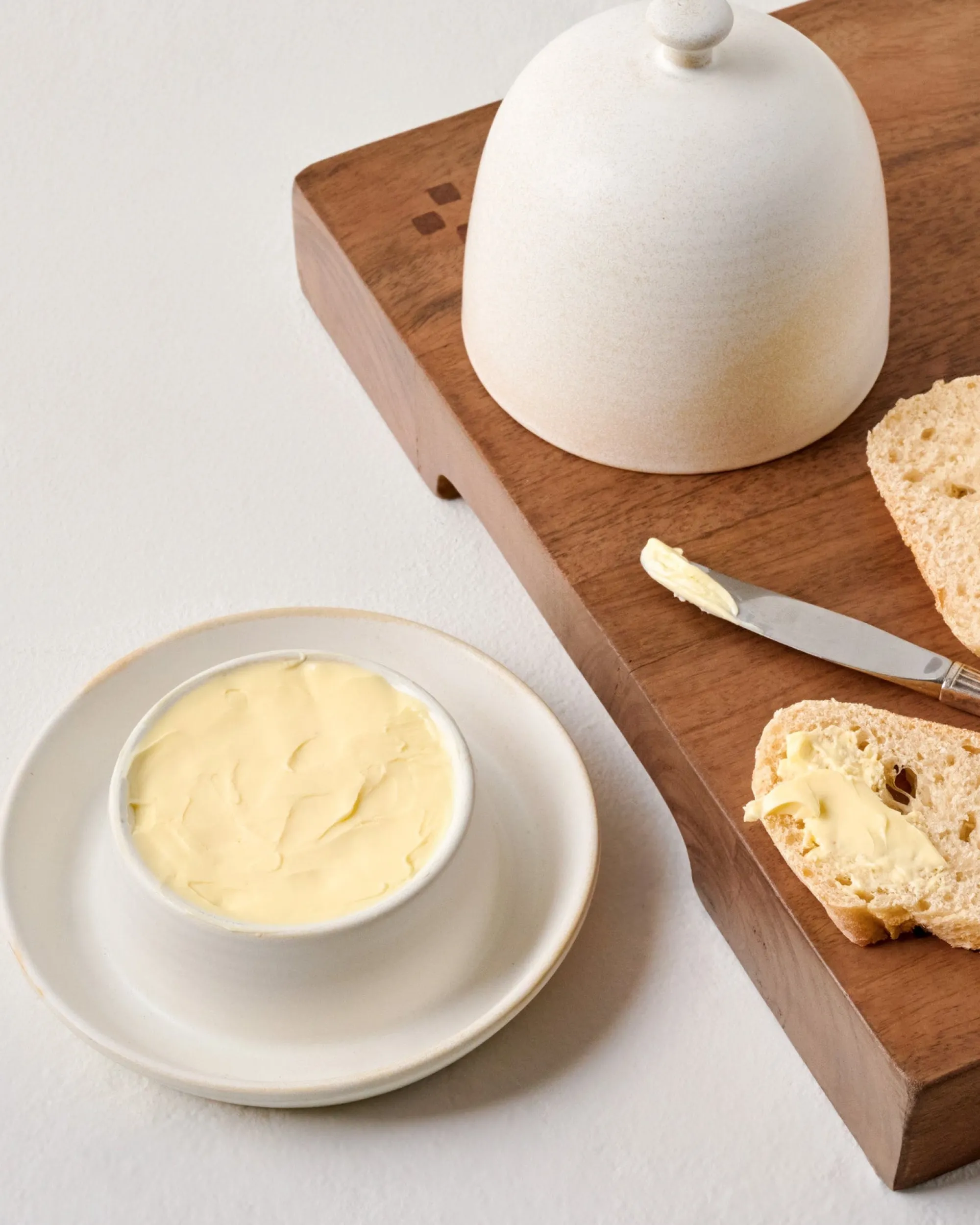 VND7018 Makerspalm, LLC French White Butter Dish