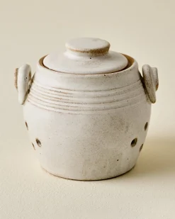 VND6562 Chaozhou Highland Crafts Company Ltd French White Garlic Keeper